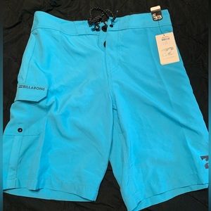 NWT Billabong boardshorts size 33